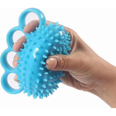 Finger- und Handkraftübungen mit einem Ball