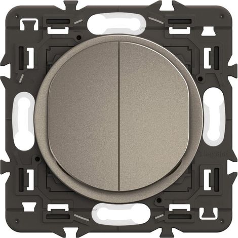 Double bouton-poussoir 6A, titane, encastré, bornes auto (1/2)
