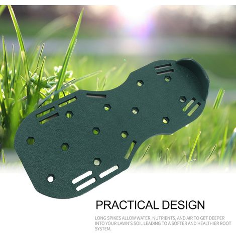 Chaussures aératrices de pelouse : outil efficace pour aérer le sol de votre jardin. Sandales aératrices à pointes avec 2 sangles réglables et boucle métallique. 26 pointes en acier. Taille unique. (1/2)