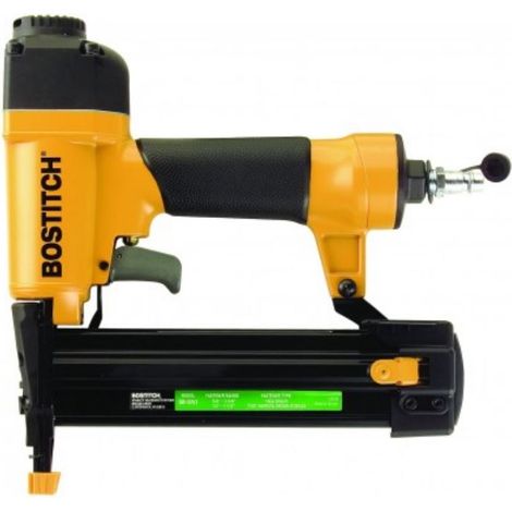 Bostitch – Cloueur agrafeur pneumatique 15-40 mm – Poignée ergonomique – Echappement réglable 360° – SB2IN1