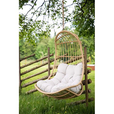 Pulau fauteuil suspendu avec coussin de jardin naturel.
