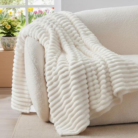 Plaid en laine blanc crème 130 x 150 Un cadeau doux, chaud et douillet texture moelleuse style unisexe (1/5)