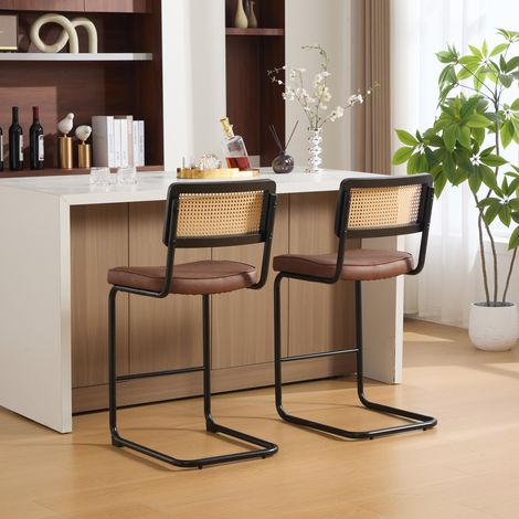 Tabouret de bar moderne au design brillant, vendu par lot de 2, revêtement en similicuir style vintage, sans accoudoirs, dossier avec structure en bois et aspect rotin, pieds en métal peint. - Marron (1/4)