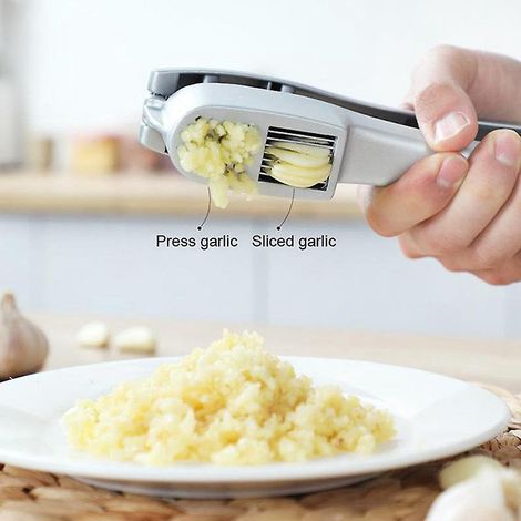 2-in-1 Knoblauchpresse und -schneider-Set mit Knoblauchbürste und Silikon-Schäler. Leicht zu bedienen, rostfrei, spülmaschinenfest und einfach zu reinigen. (1/5)