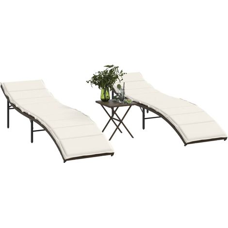 Sonnenliegen 2 Stk. mit Tisch Braun Poly Rattan