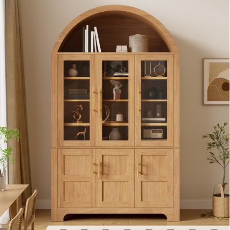 Armoire vitrine avec 3 portes vitrées et 3 portes pleines, niche cintrée, étagères réglables et rangements de porte, finition bois clair – CHICFURN (1/5)