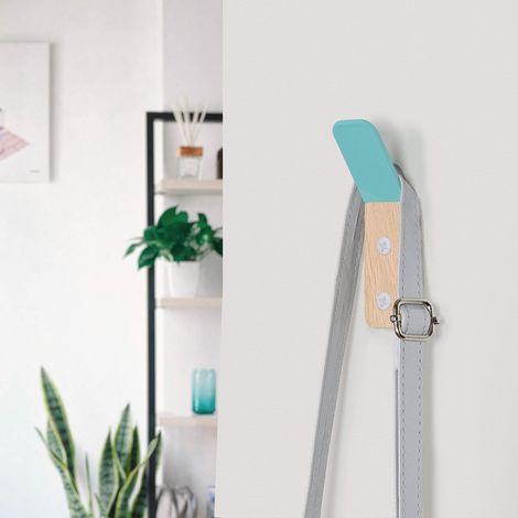 Perchero colgador de pared en azul con 1 colgador Fabricado en metal hierro Medidas 25x92x26 mm Peso máx: 10kg Incluye tonillos (1/5)