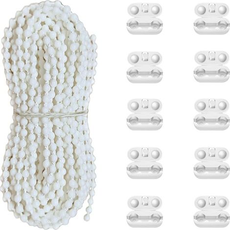 Ensemble de boucles perlées blanches de 8 mètres disponible. (1/5)