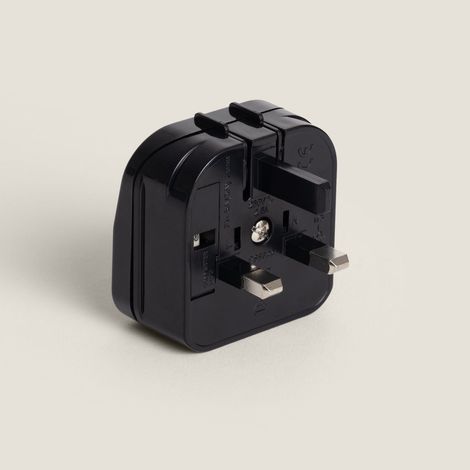 Adaptador Enchufe Tipo C (EU) Cabezal Plano Con Cable Recto a Enchufe Tipo G (UK) Negro