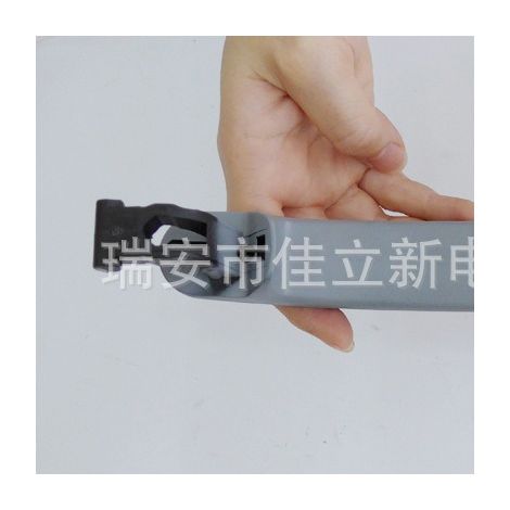 Nous fournissons des poignées de porte extérieure pour le modèle Santana 2013 à Shanghai. Haute qualité et prix abordables. (1/4)