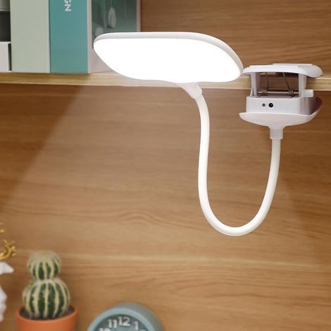Cette lampe de bureau LED à pince est dotée d'une batterie rechargeable de 2000 mAh et de trois modes d'éclairage, ce qui la rend idéale pour les étudiants. (1/5)