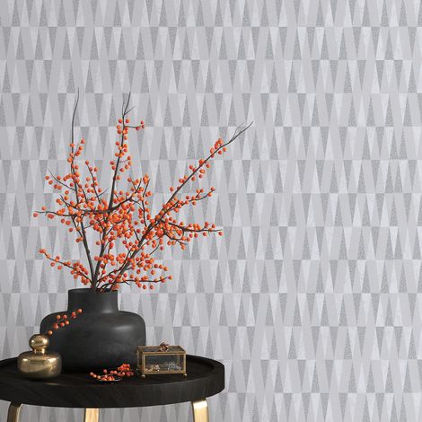 Papier peint moderne motif triangle gris argent | Tapisserie graphique triangle tendance grise | Papier peint intissé original salon (1/4)
