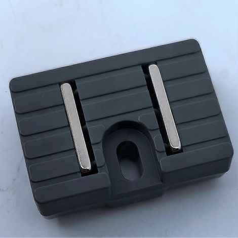 Porte-embout magnétique universel, qui peut être fixé en toute sécurité sur les vis du clip de ceinture et est compatible avec les deux côtés du tournevis. (1/5)