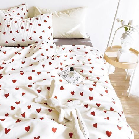 Housse de couette cœur 200x230 cm rouge avec 2 taies d'oreiller 48x74 cm – Microfibre douce et respirante – Housse 2 personnes avec zip (1/5)