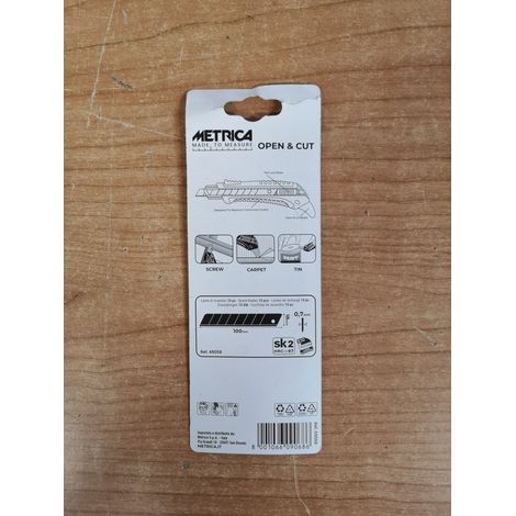 Cutter noir pour ouverture pot de peinture lame 18mm METRICA SK2 9068