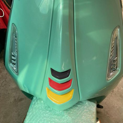 Kit de modification de carrosserie 3 pièces pour Vespa Sprint Primavera 150 (Noir + Rouge + Jaune) (1/5)