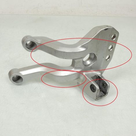 [PRODUIT D'OCCASION] Platine repose pied passager G pour moto Suzuki 1000 V-strom (1/5)