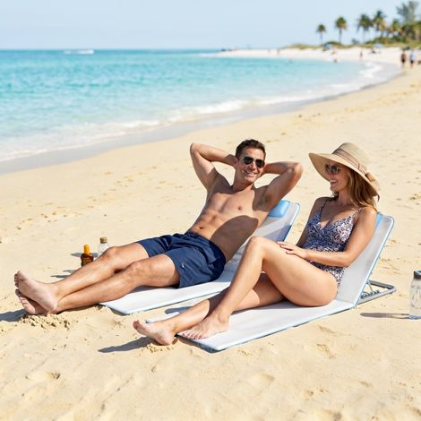 Transat de plage et jardin pliable, dossier réglable, poche latérale, 48 x 134 x 33–43 cm, beige – chaise longue confortable (1/4)