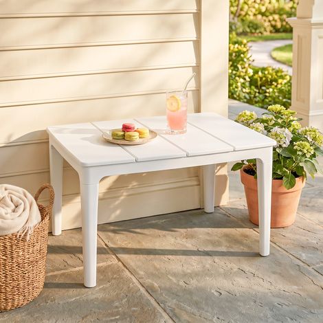 Table d'appoint 70 x 53 cm, résistante aux intempéries, table de jardin rectangulaire en plastique, table de balcon, charge maximale 35 kg, blanc crème