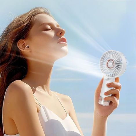 Mini portable fan with water mist, rechargeable outdoor portable misting fan, handheld water sprayer, powered by a 2000 mAh battery, powerful and ultra