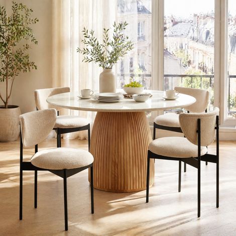 Lot de 2 chaises de salle à manger en tissu beige au style scandinave, compactes et faciles à intégrer (1/5)