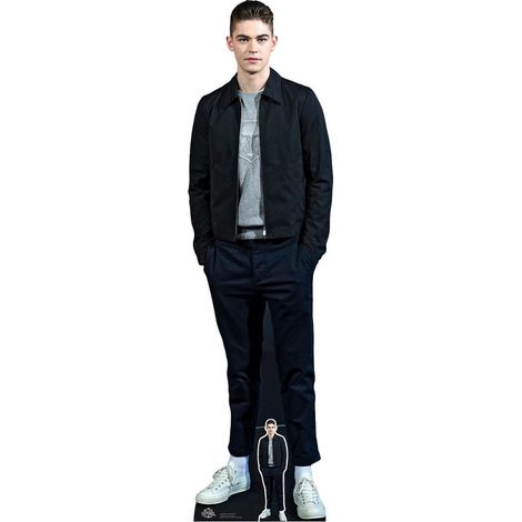 Figurine en carton Hero Fiennes-Tiffin - acteur - Haut 188 cm (1/5)