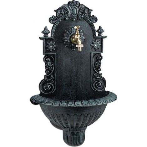 Antique wall fountain (1/5)