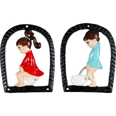 Paire de panneaux de toilettes en fonte représentant un garçon et une fille (1/2)