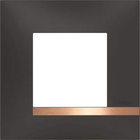 Legrand – Plaque altège mezzo 1 poste BTAL9NC1 – Cuivre noir satiné avec liseré cuivre – Fixation à clipser – Design italien élégant (1/5)