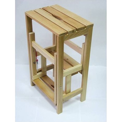 Levigne – Escabeau tabouret transformable en bois verni – 2 fonctions en 1 – Marches rainurées antidérapantes – Design repliable pour rangement facile (1/3)