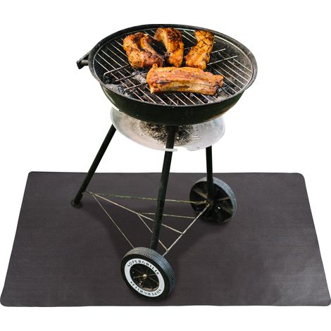 S&M 650017 – Tappeto nero protettivo per barbecue, camino e stufa 1,2 m x 1 m  Protegge il pavimento da grasso, cenere e sporco  Resistente e adatto all'esterno  5 anni di garanzia (1/4)