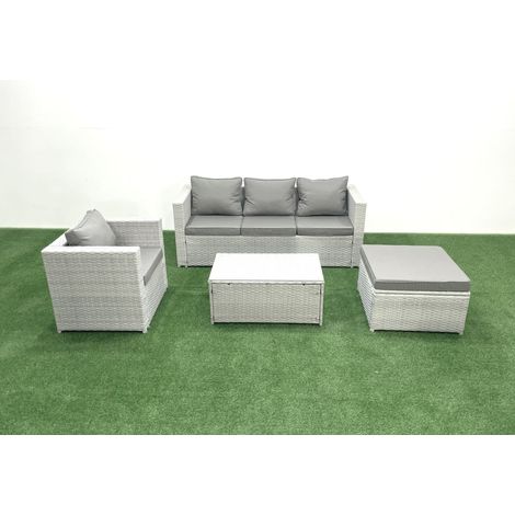Fimous Polyrattan Gartenmöbel Set mit 3-Sitzer Sofa Sessel Rechteckiger Couchtisch 2 Großer Hockern Hellgrau gemischt 5-Sitzer