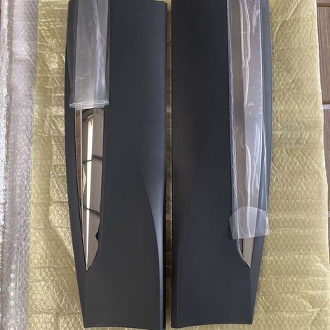 Protection inférieure de porte ID6CROZZ Haute Spécifications 12D54950B (1/4)