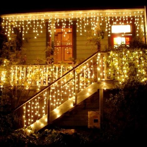 Guirlande lumineuse à 96 LED, guirlande de style rideau pour une utilisation intérieure et extérieure, parfaite pour les fêtes et décorations de carnaval.