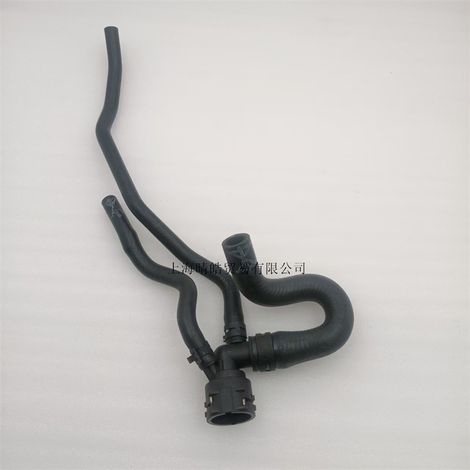 5QD122101B is a connector for the intercooler water tank upper hose of Audi, Volkswagen, and Skoda 1.4T engines. (1/4)
