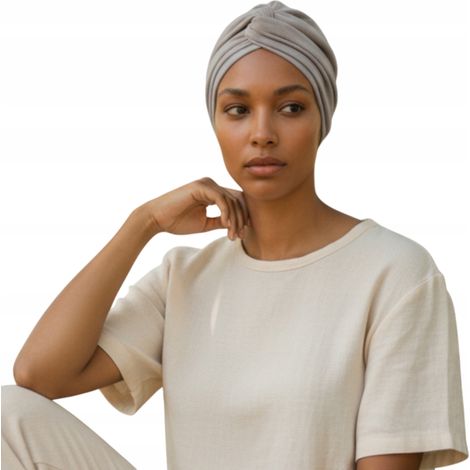 Turbante elegante para mujer Blanca arena, universal, también después de la quimioterapia. (1/5)