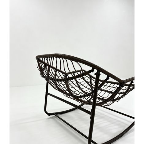 Poltrona a dondolo da esterno 106 x 90 x 78 cm in rattan sintetico grigio con cuscino - CHICFURN (1/5)