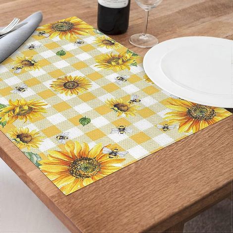 Ensemble de 4 sets de table en PVC à motif tournesol sauvage printanier, lavables et faciles à nettoyer, pour la cuisine. Sets de table antidérapants à carreaux jaunes pour l'intérieur. (1/4)