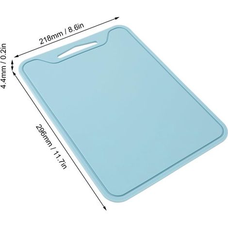 Un set di taglieri in silicone flessibili e antiscivolo, adatti sia per la cucina che per l'esterno. (1/2)