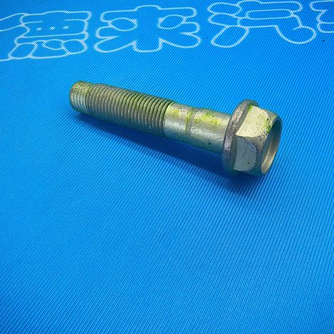 40056-EN01A is suitable for Nissan Patrol Y62 2013-2016 models, specifically for 7AT transmission housing mounting bolts. (1/4)