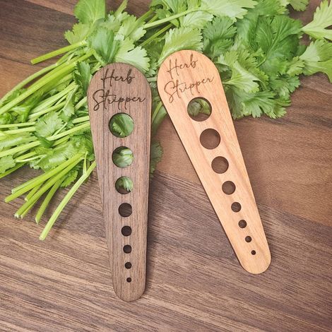 Kräuterentferner aus Holz – Laubentferner für Kräuter und Gemüse – Rustikales Design, langlebig und sicher in der Anwendung – 2-teilig (1/5)