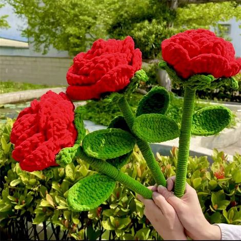 Rose Tricotée À La Main - 36 Cm De Hauteur - Fils De Laine Premium - Tige Robuste Avec Feuillage Vert - Idéale Pour Anniversaire De Couple Et Saint-Valentin - 1 Pièce (1/5)