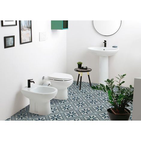 Sanitari Clever scarico terra cm. 51x37 con sedile in poliestere