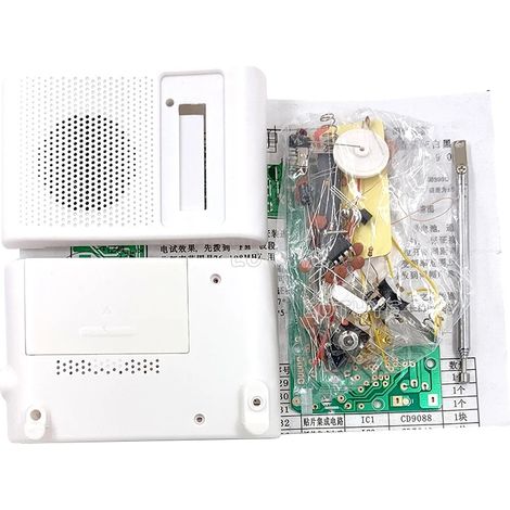 Kit radio fai-da-te, design compatto per uso didattico, supporta le frequenze AM/FM, include un amplificatore ad alta frequenza, richiede competenze di saldatura, perfetto per l'apprendimento pratico. (1/5)