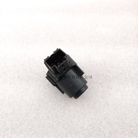 6R0905865 is suitable for white-head ignition switches and ignition locks for Volkswagen Lavida, Polo, Fabia, and Skoda. (1/4)