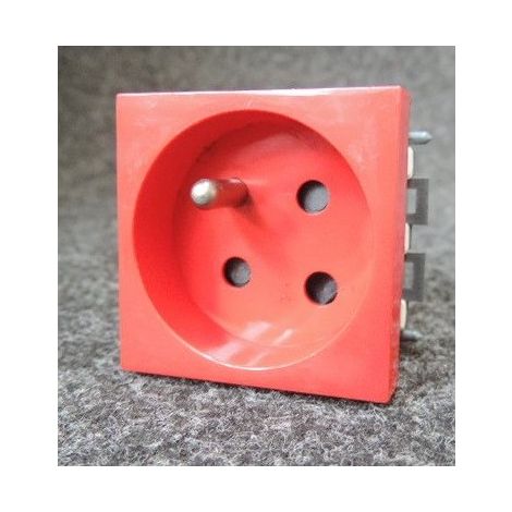 Prise 2P+T 16A détrompée 250V rouge incliné à 45° pour goulotte format 45x45 conexel² 6121330 REHAU 202754