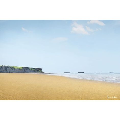 Tableau sur toile plage d'Arromanches 45x65 cm - Impression sur Toile Murale Décorative - Image imprimée en HD sur Toile - Toile sur Châssis en Bois FSC - Fabriqué en France (1/4)