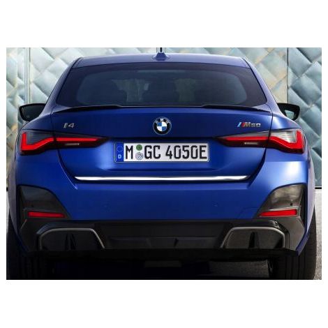 BMW i4 2020+ Tira cromada CROMADA para la tapa del maletero trasero (1/5)