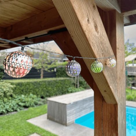Guirlande lumineuse solaire d'extérieur « Marrakech » - 5 mètres - 20 LED - Multicolore RGB - 12 lumens - 8 modes d'éclairage - Argent - Lampes d'extérieur à énergie solaire (1/5)
