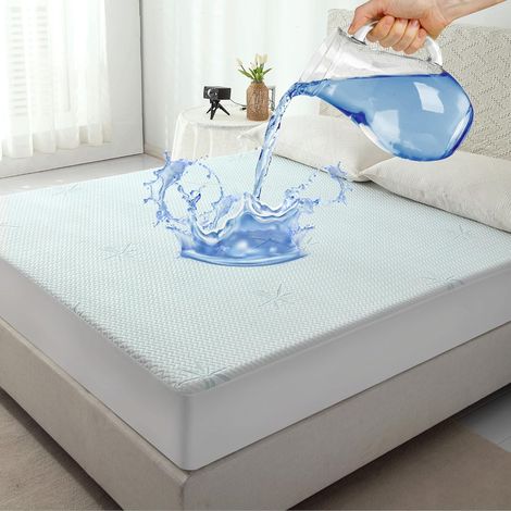 Bamboo Rayon Mattress Protector 140 x 200 cm – Waterproof Mattress Cover Micro Breathable and Dust Proof (1/5)